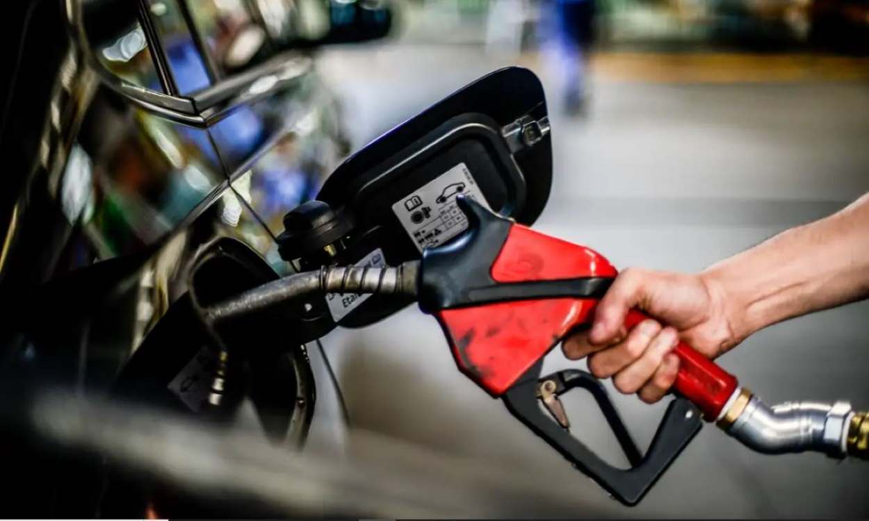 Posto de combustível abre vagas para caixa e frentista em Foz do Iguaçu