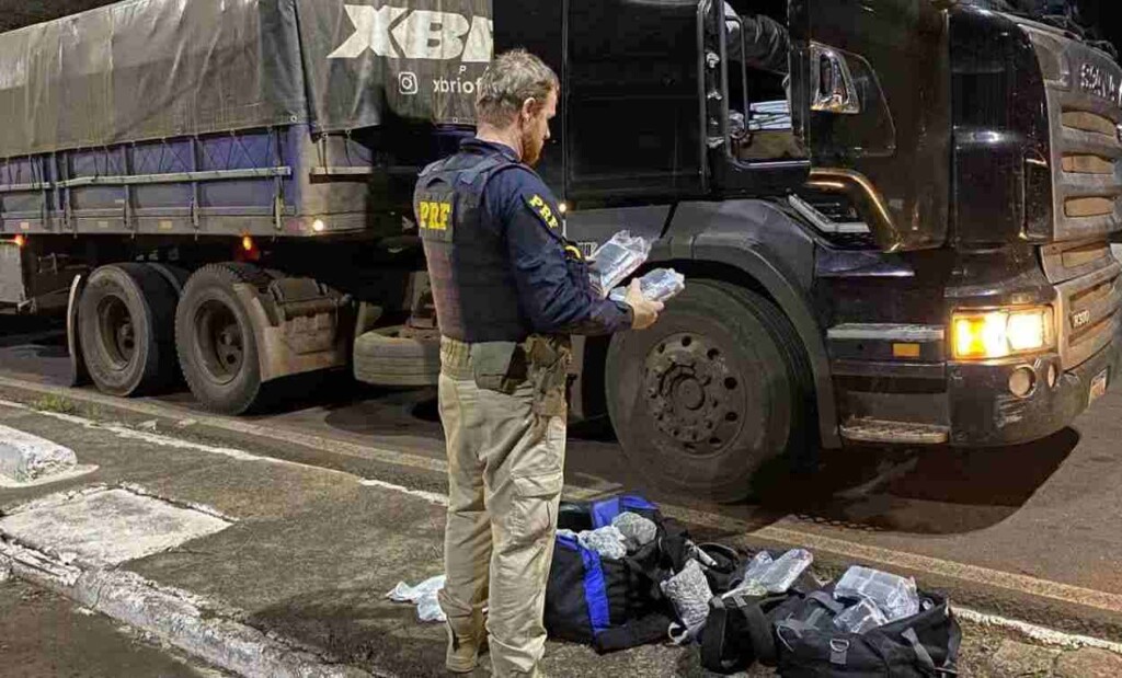 PRF barra, na BR-277, carga de droga que chega a R$ 10 mil o quilo