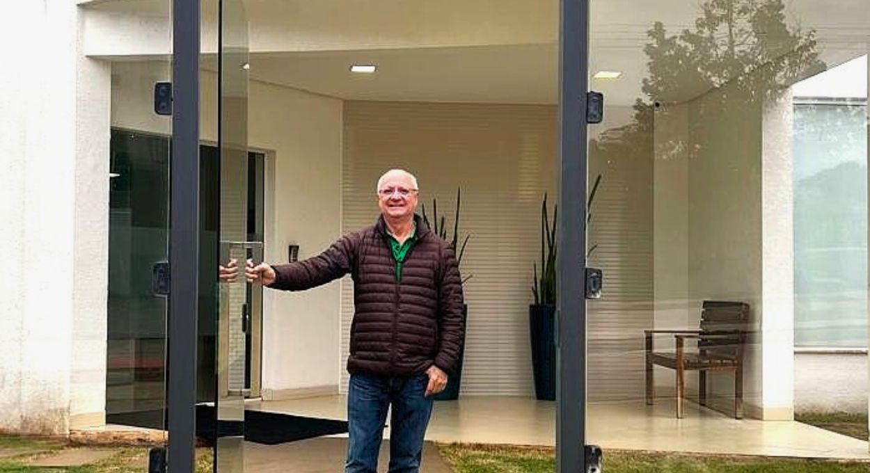 Com apoio do Sicoob, cooperado cresce com persiana 100% de Foz do Iguaçu