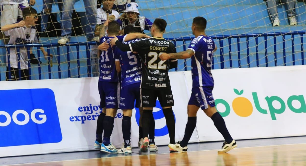 Foz Cataratas goleia o Manoel Ribas na Série Ouro do Paranaense