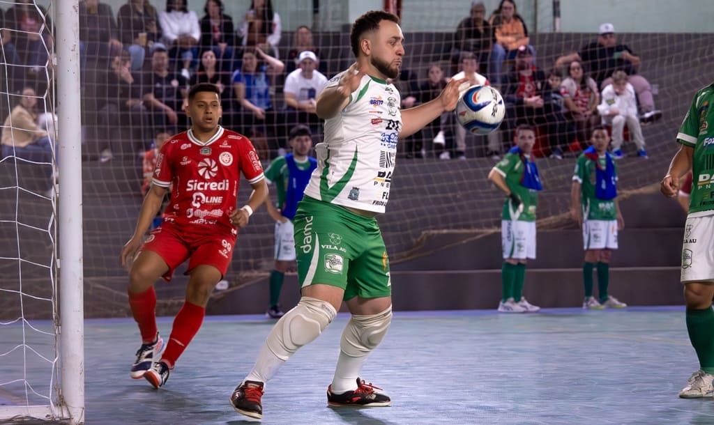 Duelo ocorreu no Ginásio Ronaldo Schmidel Nunes, no bairro Morumbi.