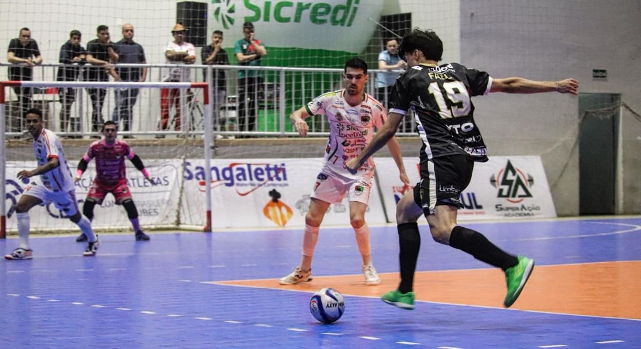De virada, Foz Cataratas vence o Chopinzinho no Sudoeste do Paraná