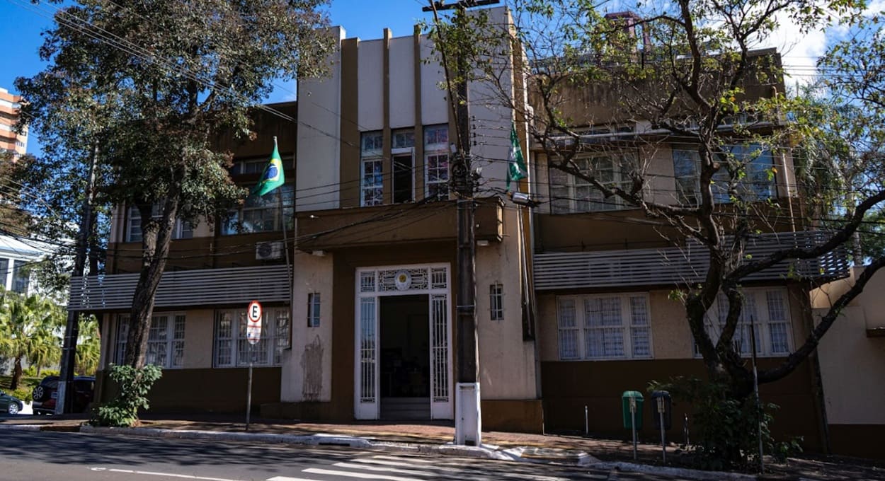 Novo Centro Cívico de Foz do Iguaçu? E o antigo? Você conhece?