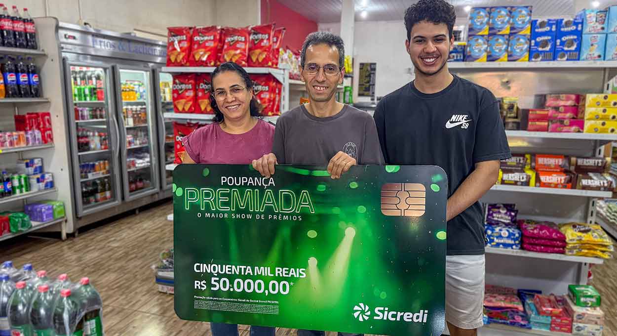 Sicredi Vanguarda entrega primeiro prêmio de R$ 50 mil da campanha Poupança Premiada