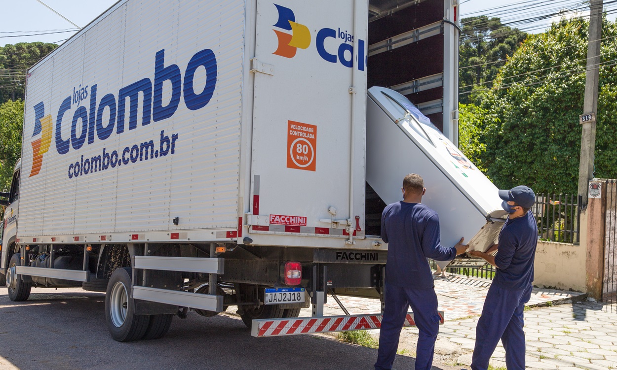 Moradores do Paraná podem ganhar bônus da Copel para trocar geladeiras antigas