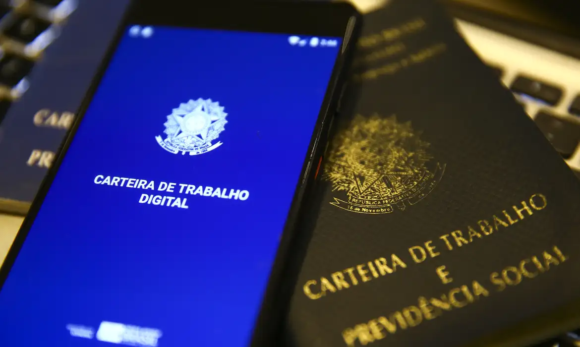 Com salário de R$ 2 mil a R$ 3,5 mil, loja tradicional da Vila Portes contrata