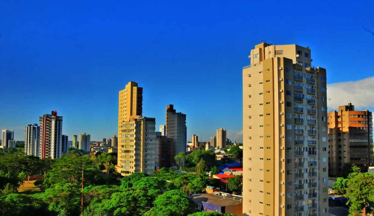Emprego em Foz: mês começa com vagas para mais de 100 funções