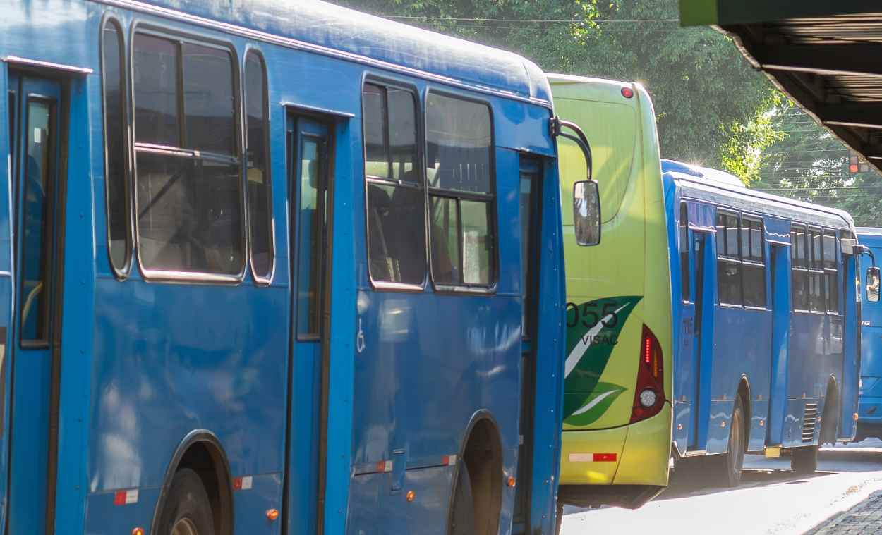 Empresa de ônibus abre vagas para motoristas em Foz do Iguaçu