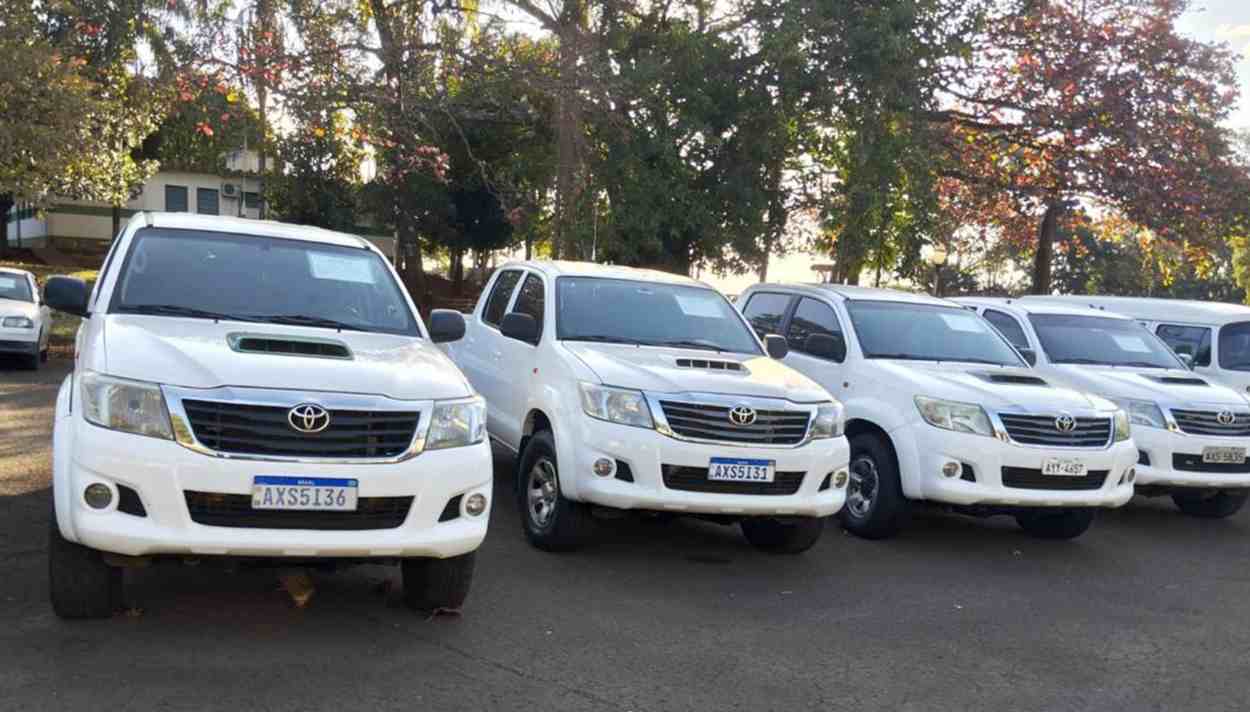 Leilão sem taxa tem Hilux e Triton por preços abaixo da tabela