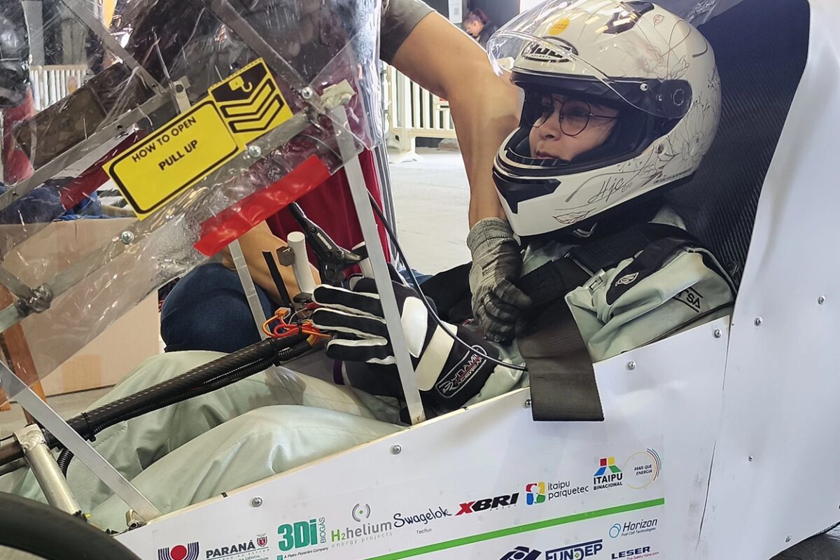 Alunos da Unioeste e Unila ganham maratona com carro movido a hidrogênio