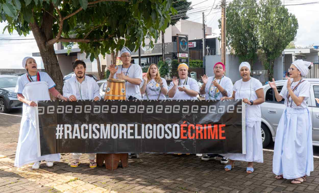 Ato em Foz combate racismo contra religiões de matriz africana