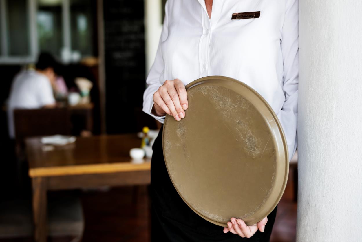 Restaurante Barracão procura garçom ou garçonete para contratar