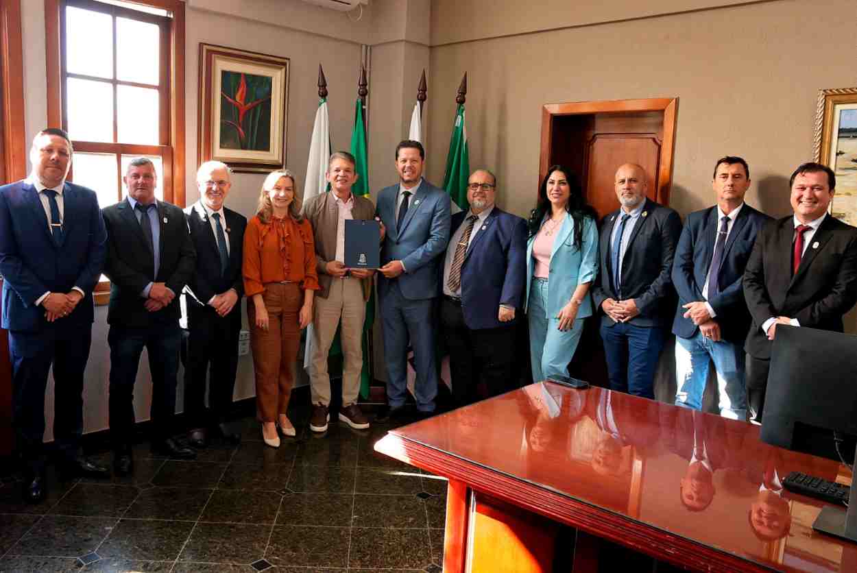 Silva e Luna veta lei aprovada por vereadores – extrapola atribuição