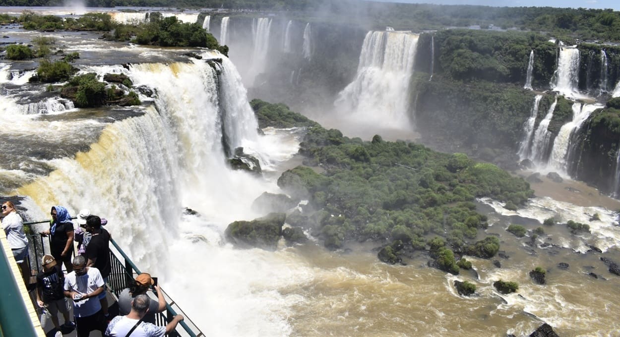 Agosto com recordes históricos nos atrativos turísticos de Foz do Iguaçu