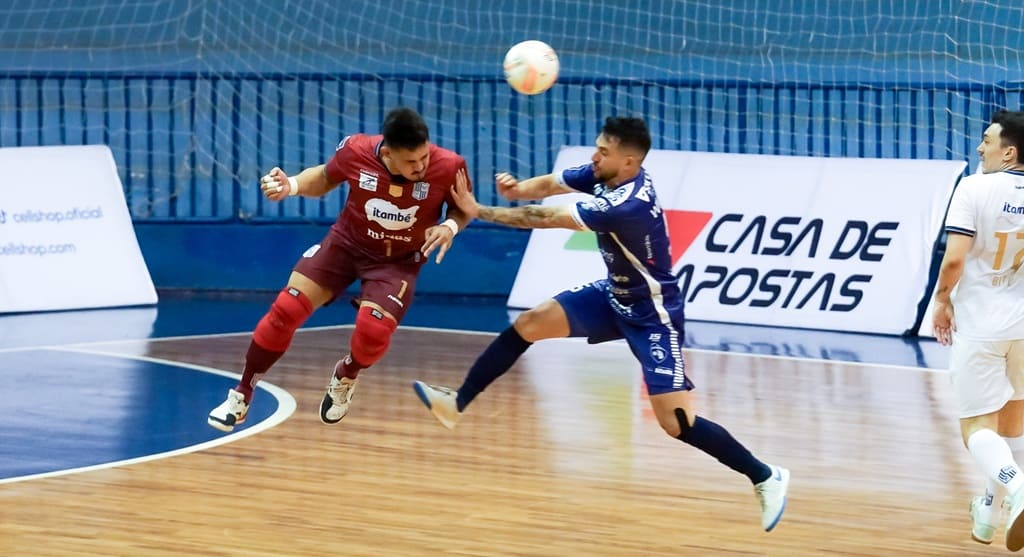 Foz Cataratas teve postura combativa até os segundos finais.