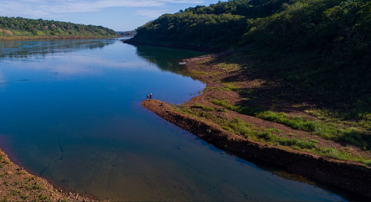 Argentina procura adolescente de 14 anos desaparecido no Rio Paraná