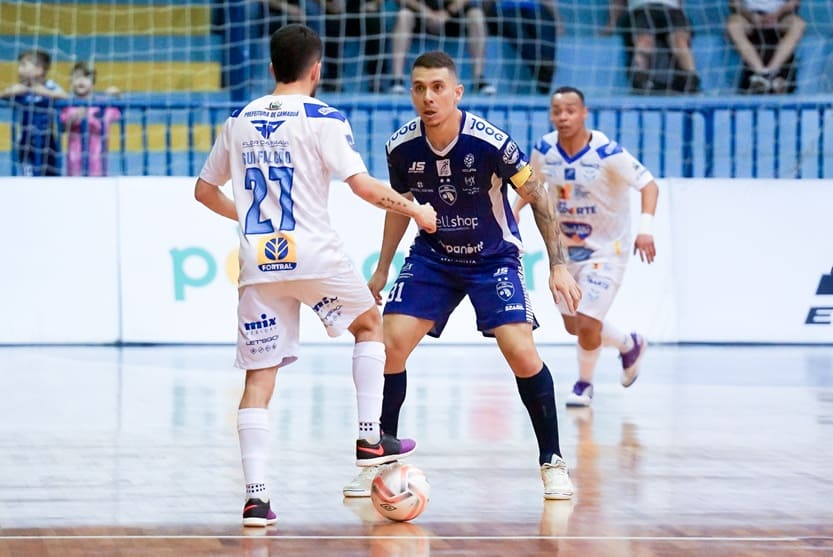 Foz Cataratas e Vélez Camaquã fizeram jogo com alta intensidade.