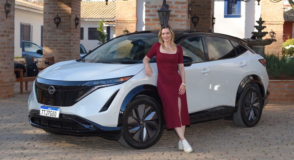 Jornalista de Foz do Iguaçu recebe homenagem da montadora Nissan