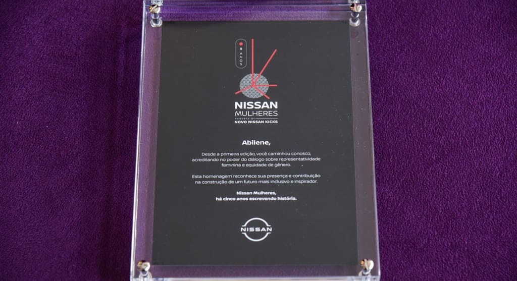 Reconhecimento entregue pela Nissan à comunicadora.