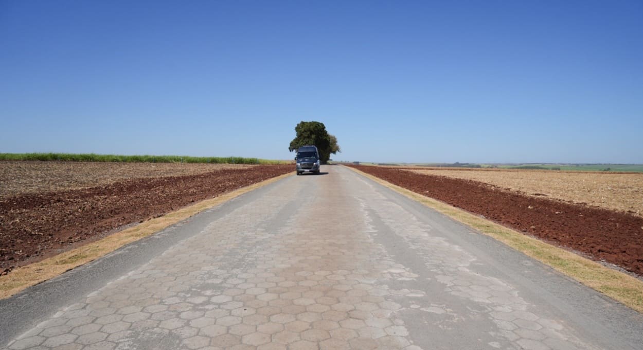 Itaipu investe em pavimentação de estradas rurais no Paraná
