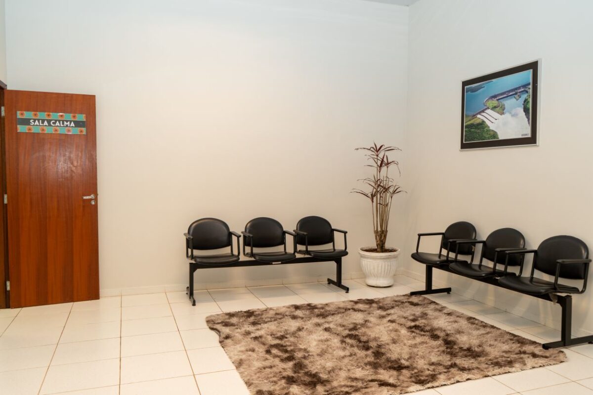 Sala Calma em Foz oferece acolhimento a eleitores com TEA, Down e ansiedade