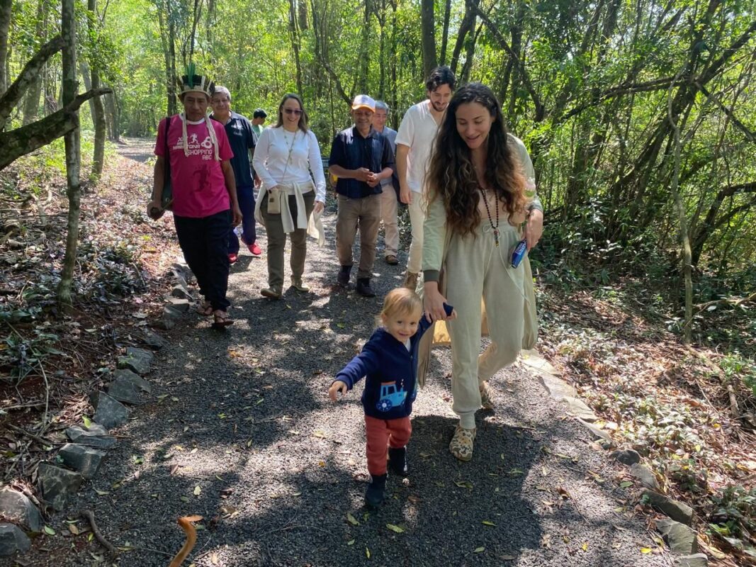 Celebrando o Dia da Paz e da Árvore: voluntários organizam programação especial em Foz