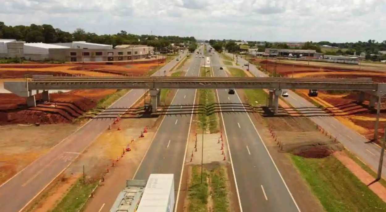 BR-277: obras interditam duas vias marginais em Foz do Iguaçu