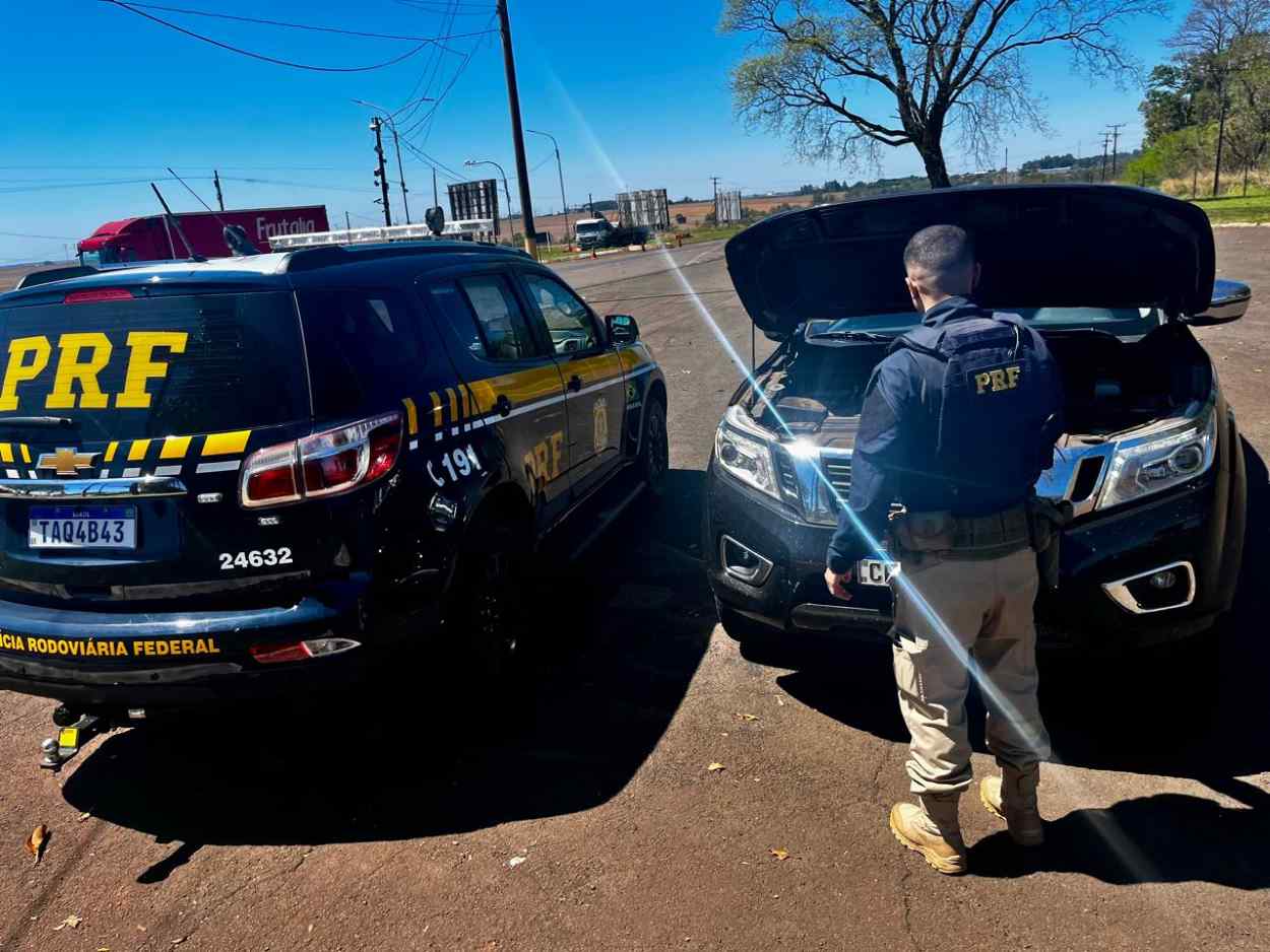 Caminhonete furtada no estado de São Paulo é interceptada pela PRF na BR-277