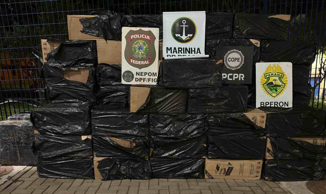 Drone revela casa lotada com 5 mil pacotes de cigarro do Paraguai em Foz