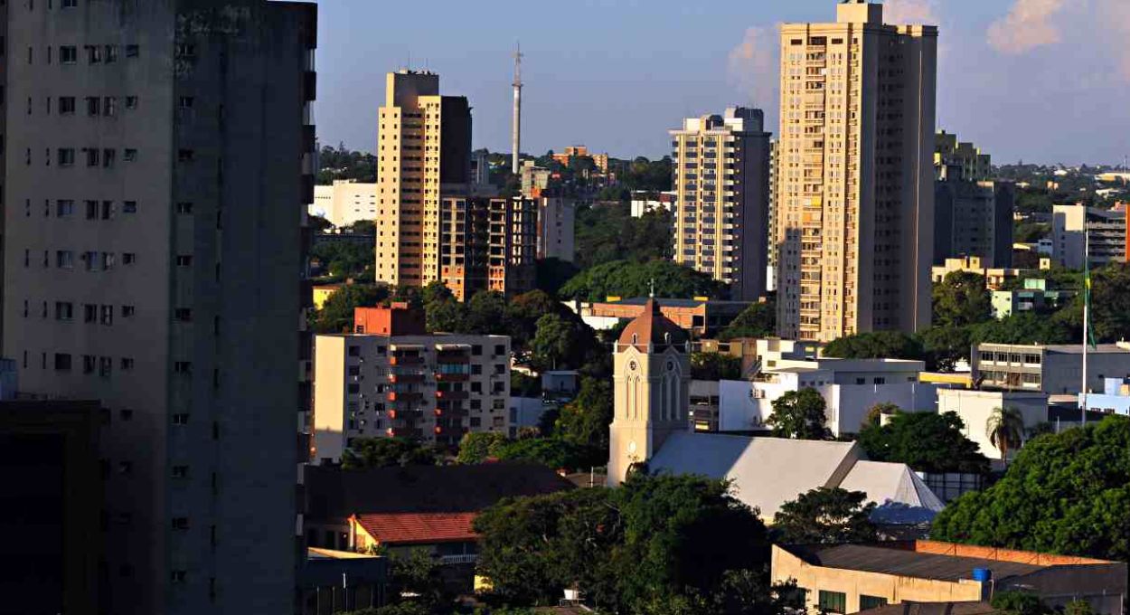 Carpinteiro, professor e vigia: veja a lista com 500 empregos em Foz