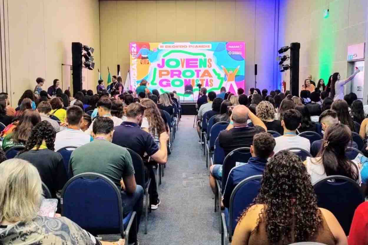 Foz recebe estudantes do Paraná em encontro de jovens protagonistas