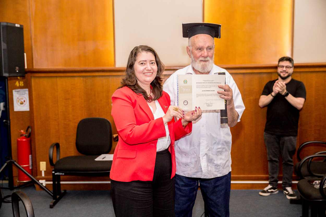 Honoris Causa a Aluizio Palmar: memória é defesa contra o autoritarismo