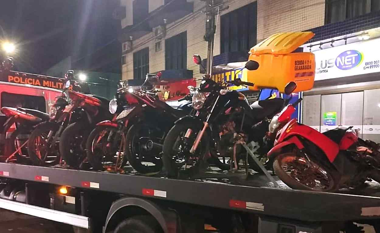 Operação no Porto Meira recolhe 16 motos e 5 carros