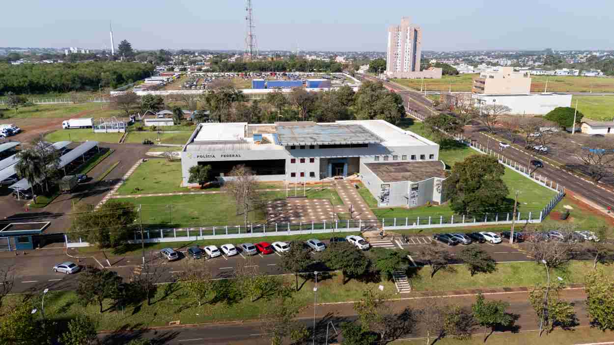 PF deflagra operação contra contrabando com dois alvos em Foz