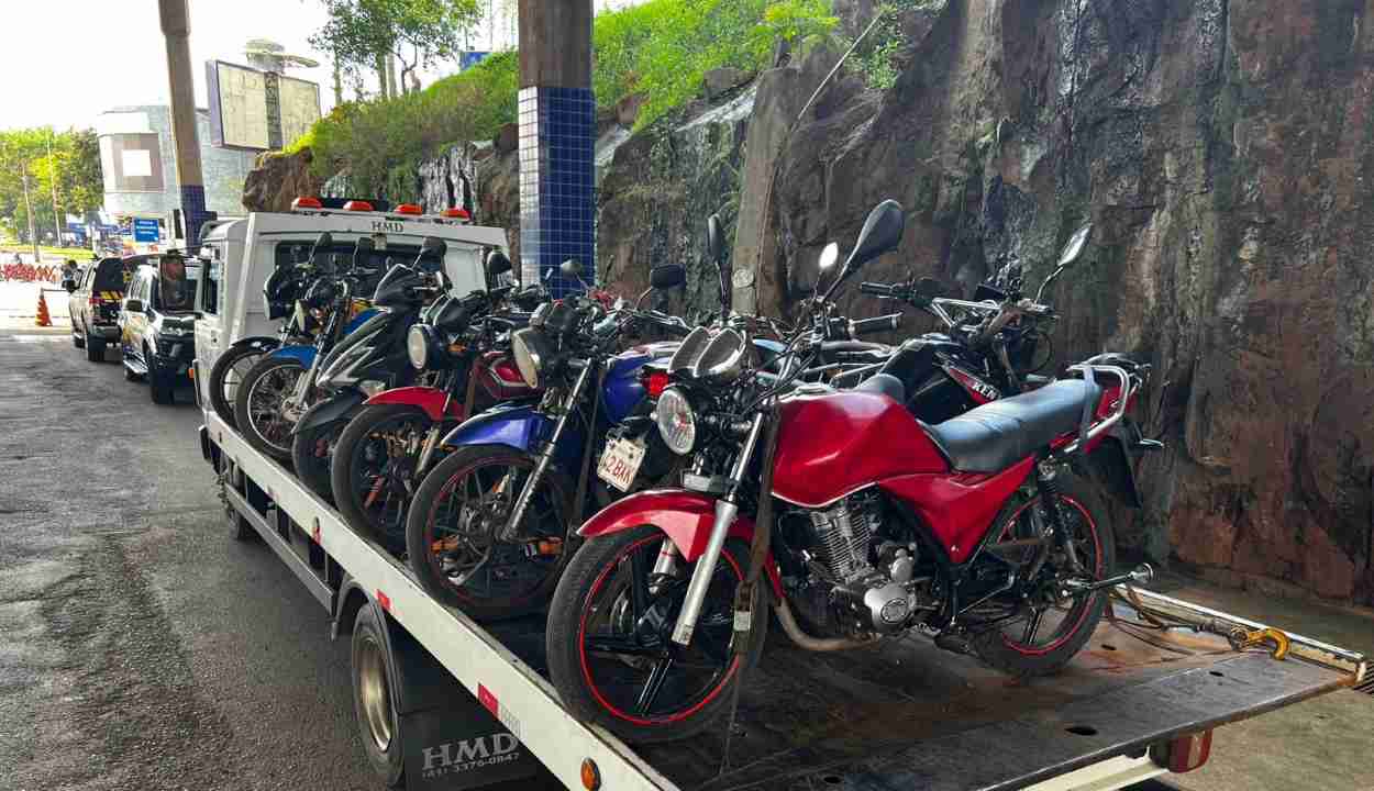 PRF recolhe 55 motos e emite 200 infrações na Ponte da Amizade e BR-277