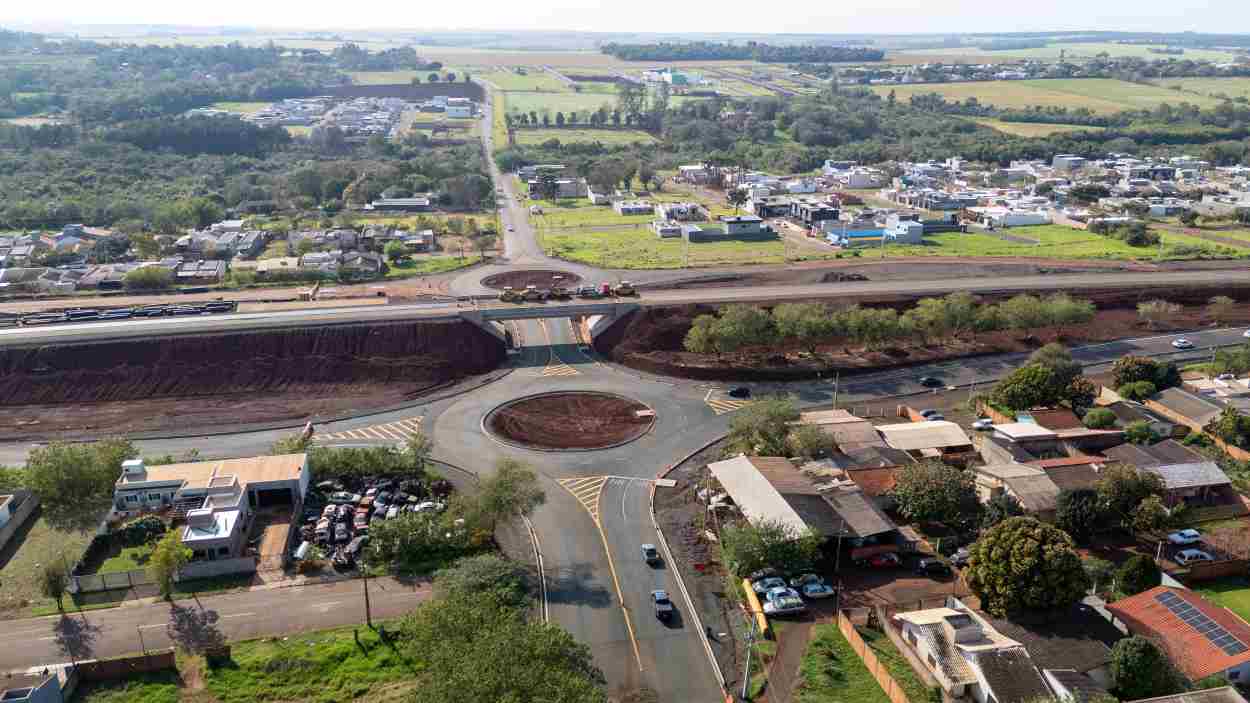 Viaduto e rotatória dão nova forma à Avenida República Argentina; veja fotos