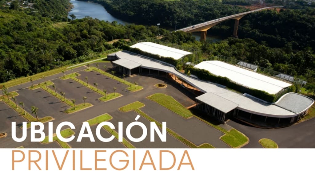 Localização ao lado da cabeceira argentina da Ponte Tancredo Neves.
