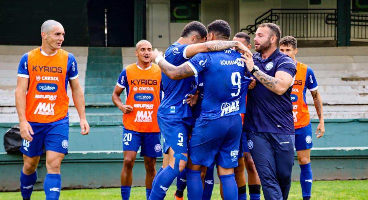 Foz do Iguaçu FC empata com o Coritiba e avança na Taça FPF 2025