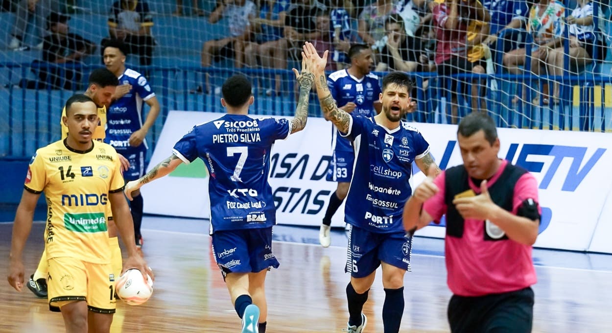 Foz Cataratas vence o Praia Clube no jogo de ida das oitavas da LNF