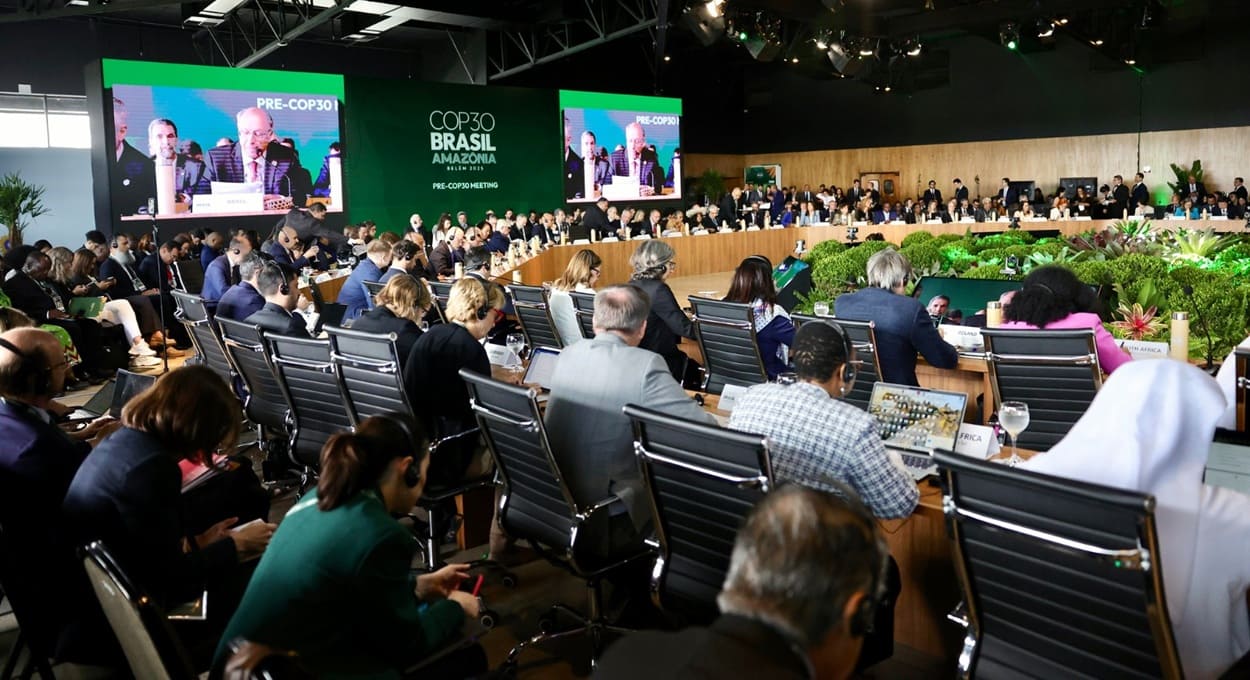 Diretor-geral de Itaipu participa da abertura da Pré-COP em Brasília