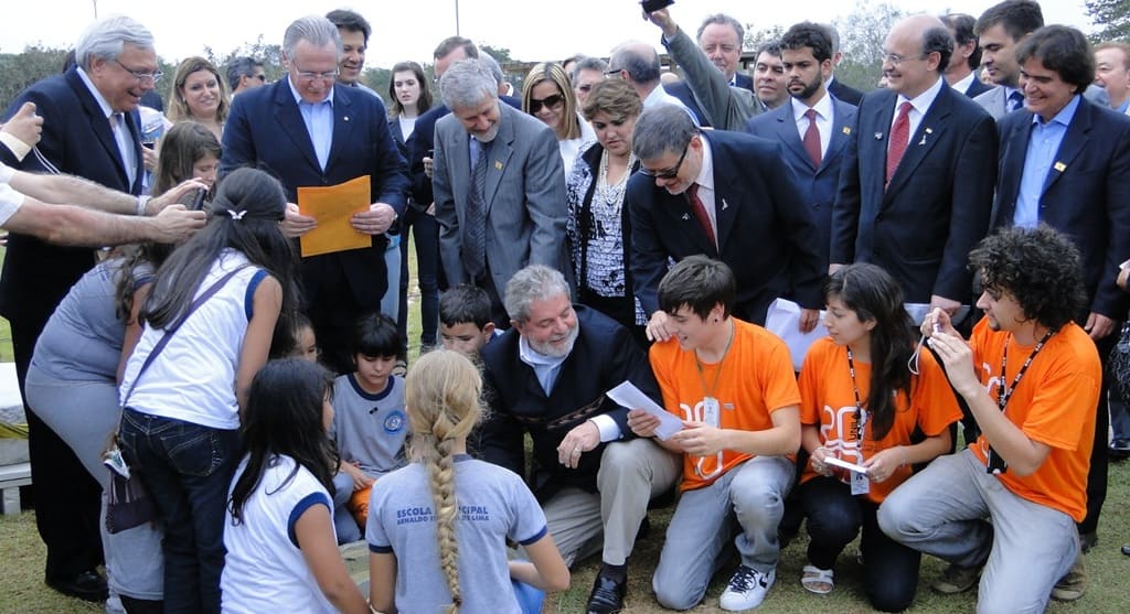 Lula em visita à Unila, em 2010.