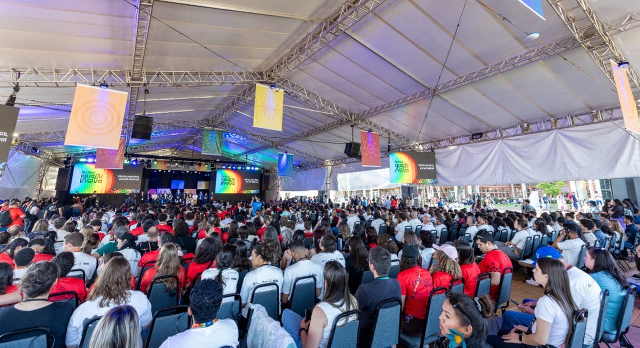 Veja como foi a abertura do Festival Iguassu Inova 2025 em Foz do Iguaçu