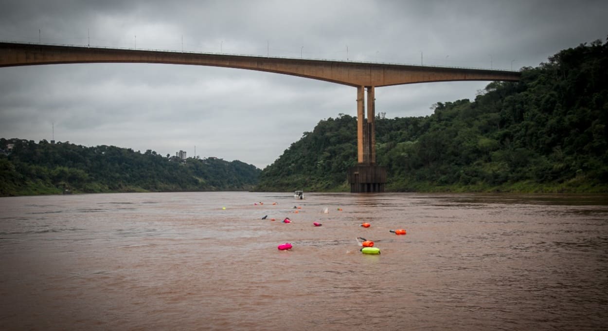 Rio Iguaçu terá travessia a nado no domingo (2) em Puerto Iguazú