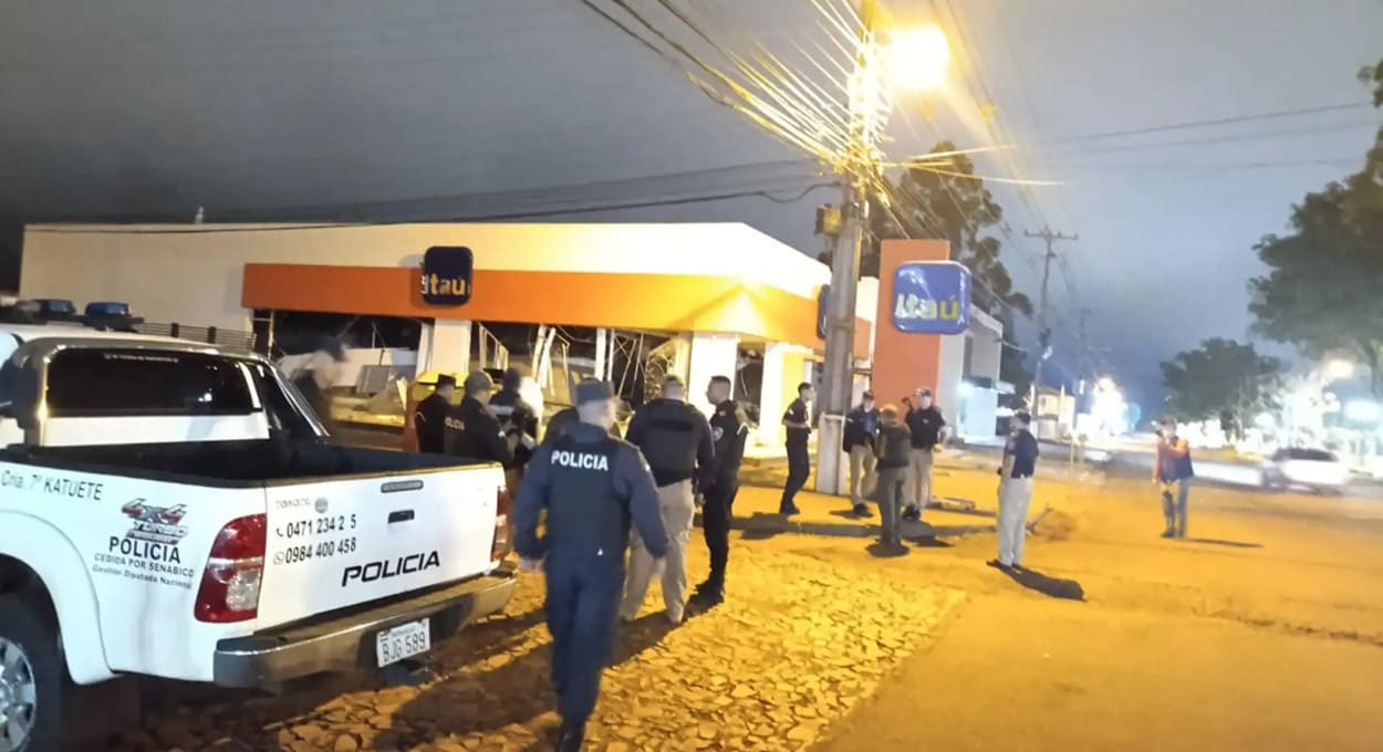 Assalto a banco: quadrilha explode agência do Itaú no Paraguai