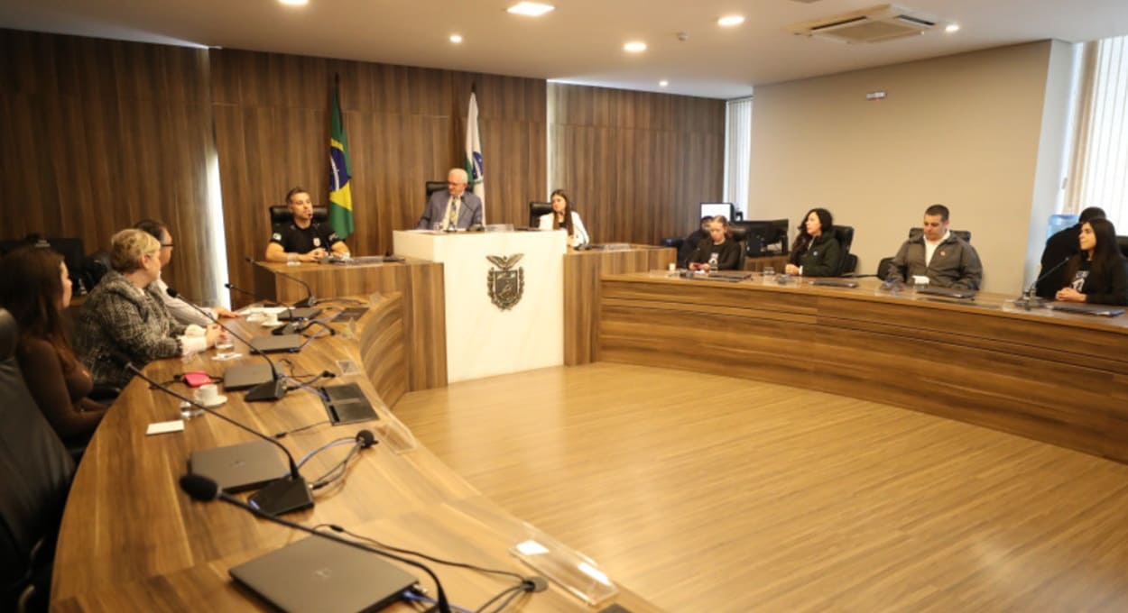 Assembleia Legislativa promove debate sobre a causa animal no Paraná