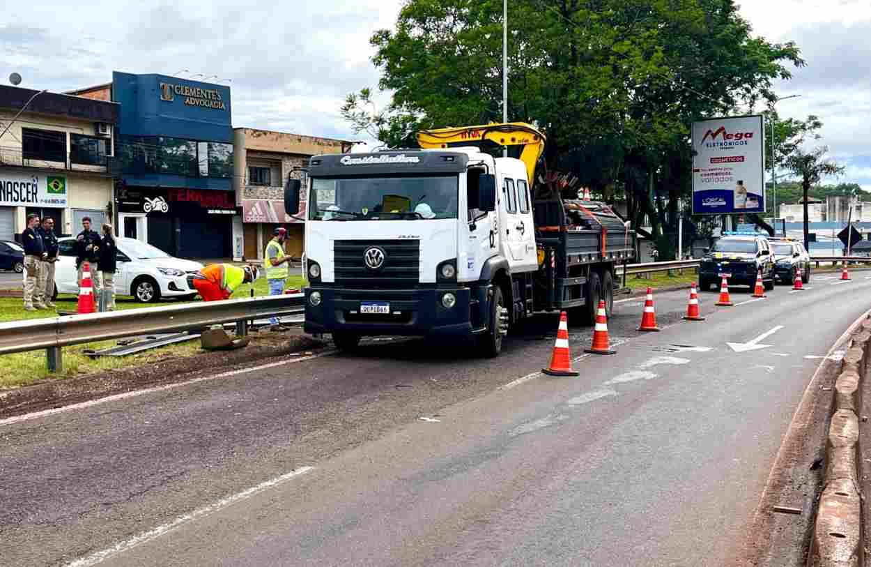 Acesso ao Jardim Jupira é bloqueado na BR-277 sentido ao Paraguai