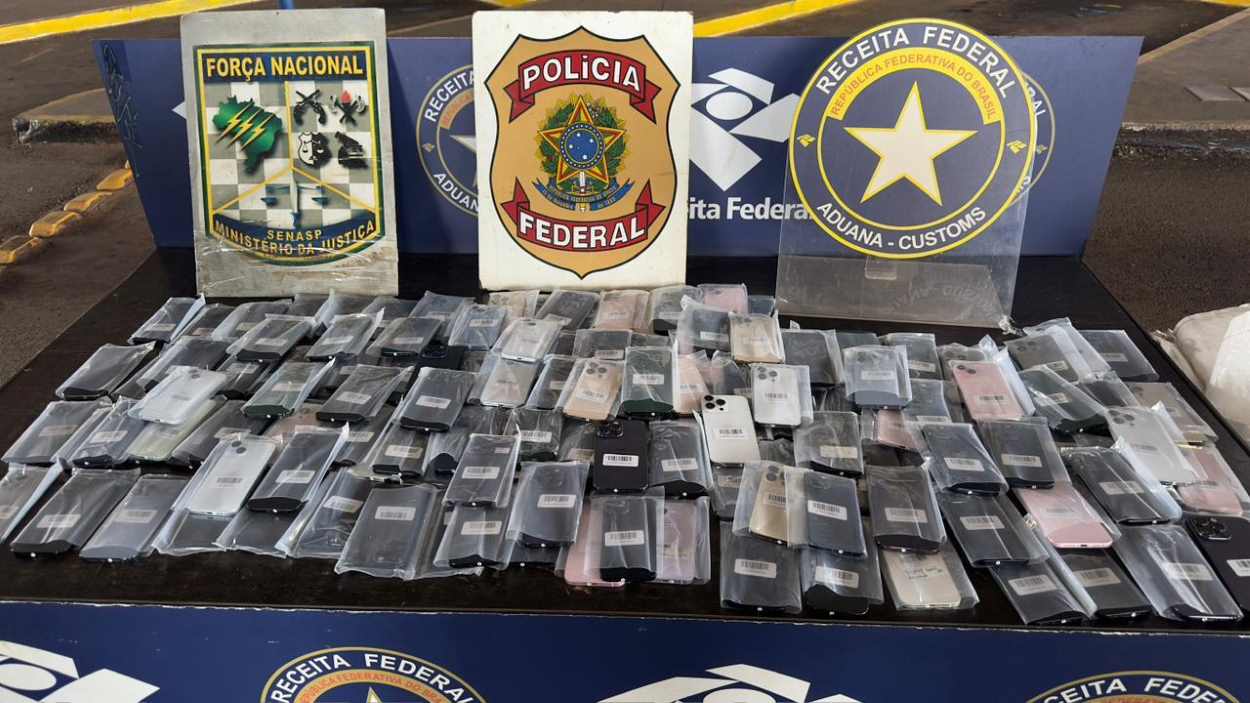 RF apreende carga de celular de R$ 396 mil e anabolizantes proibidos na Ponte da Amizade