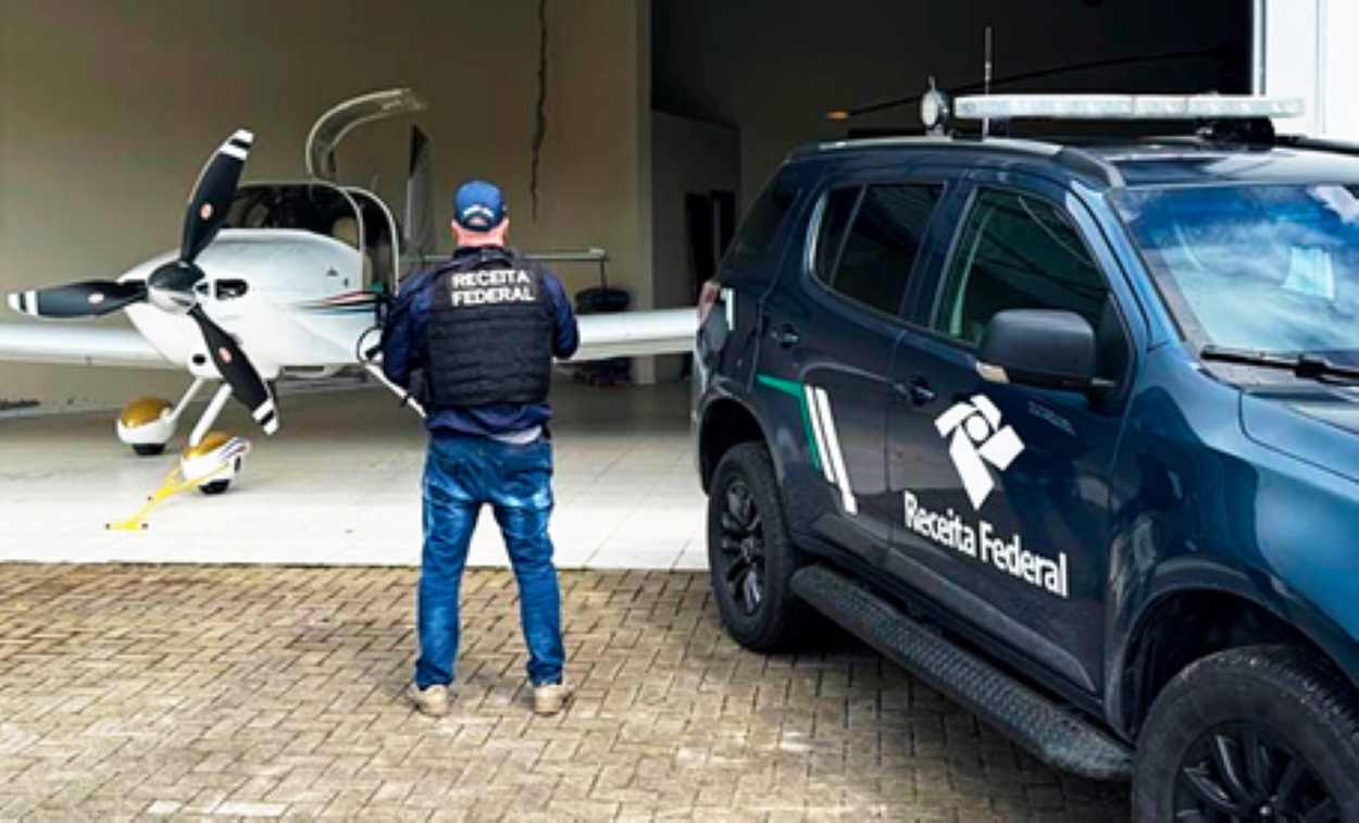 Avião que saiu de Foz é apreendido com R$ 3 milhões em celulares