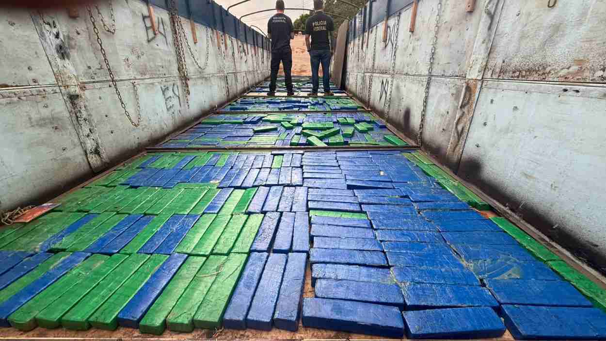 Caminhoneiro que saiu de Ciudad del Este é preso com 3,5 toneladas de droga