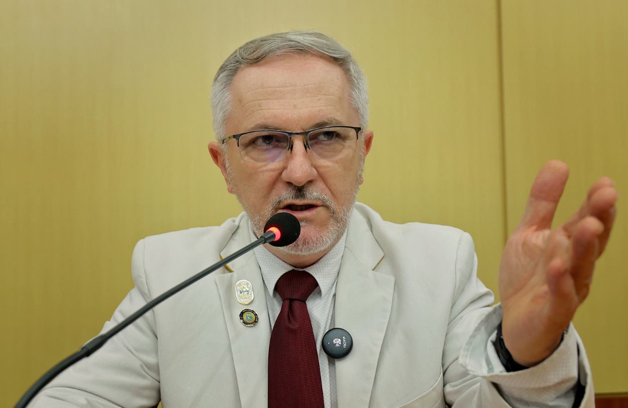 Dr. Ranieri vai à Justiça e impede avanço de processo na Câmara